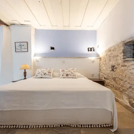 Square - With Access To Shared Pool 3 Minutes Walk Lantställe *