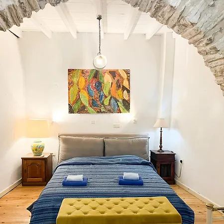 Square - With Pool 3 Minutes Walk