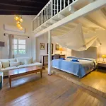 Landhuis Square - With Access To Shared Pool 3 Minutes Walk *