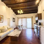 Landhuis Square - With Access To Shared Pool 3 Minutes Walk Kalavasos