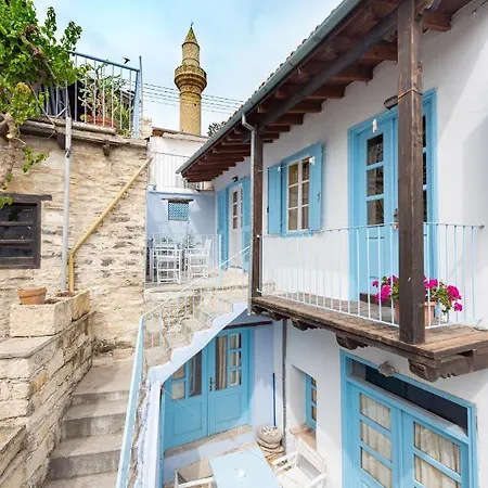 Square - With Access To Shared Pool 3 Minutes Walk Kalavasos