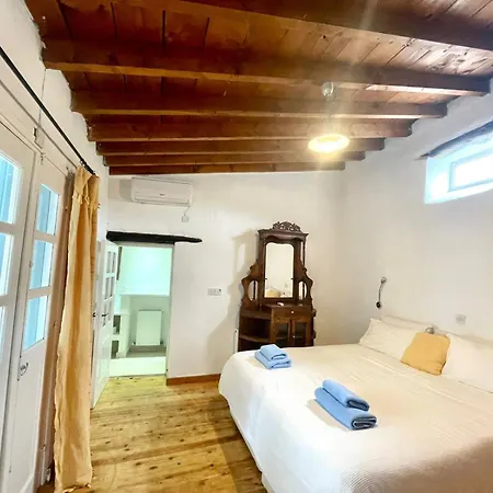 Square - With Access To Shared Pool 3 Minutes Walk * Kalavasos