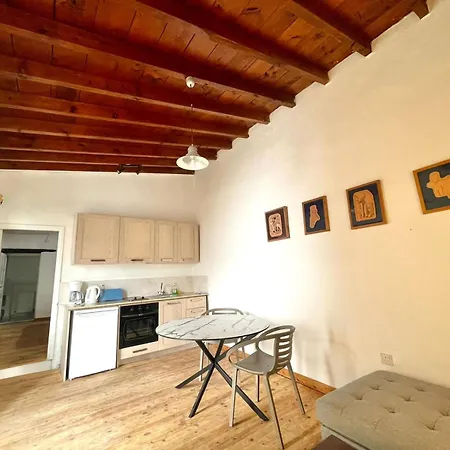 Square - With Access To Shared Pool 3 Minutes Walk Kalavasos