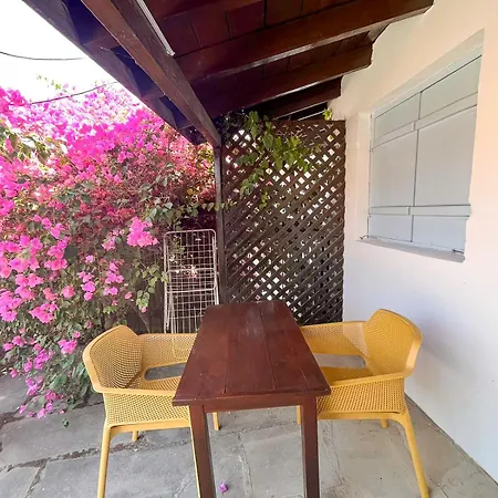 Square - With Access To Shared Pool 3 Minutes Walk *