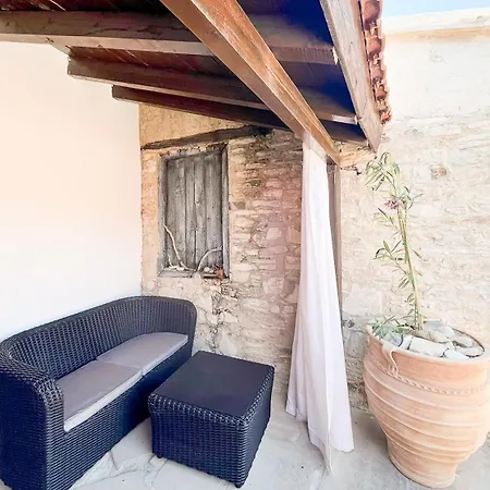 Square - With Access To Shared Pool 3 Minutes Walk * Kalavasos