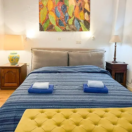 Square - With Access To Shared Pool 3 Minutes Walk Landhaus *