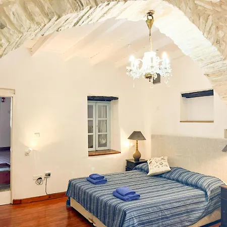 Square - With Access To Shared Pool 3 Minutes Walk Landhaus Kalavasos