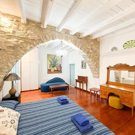 Landhaus Square - With Access To Shared Pool 3 Minutes Walk Kalavasos