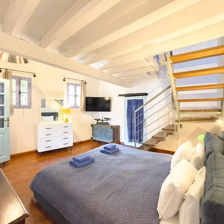 Square - With Access To Shared Pool 3 Minutes Walk Kalavasos