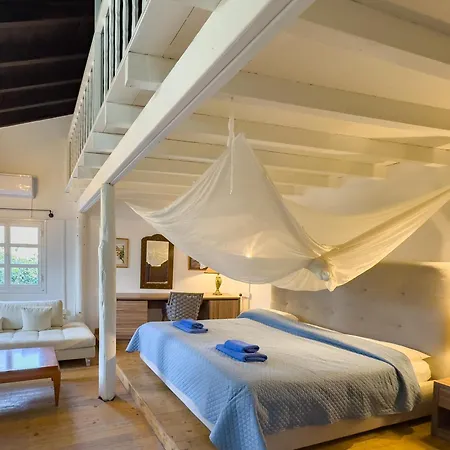 Square - With Access To Shared Pool 3 Minutes Walk * Kalavasos