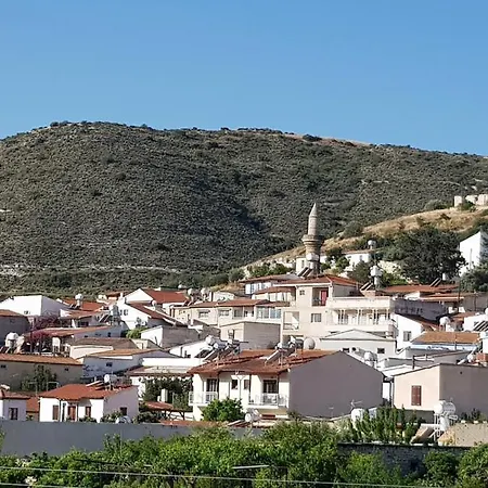 Square - With Access To Shared Pool 3 Minutes Walk Kalavasos