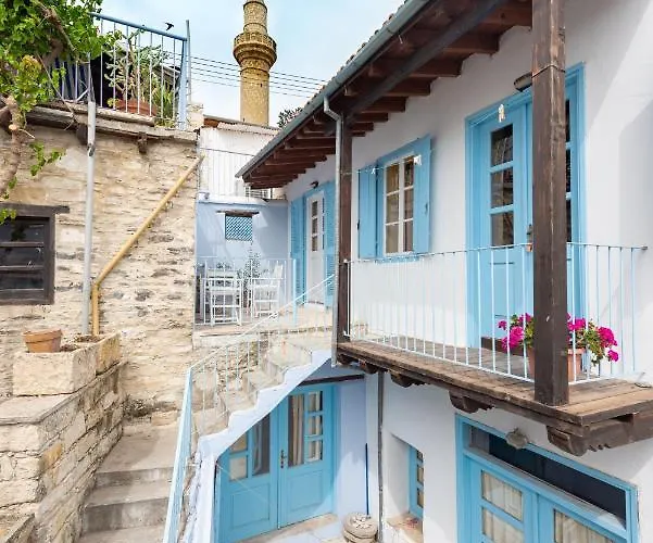 Square - With Access To Shared Pool 3 Minutes Walk Kalavasos