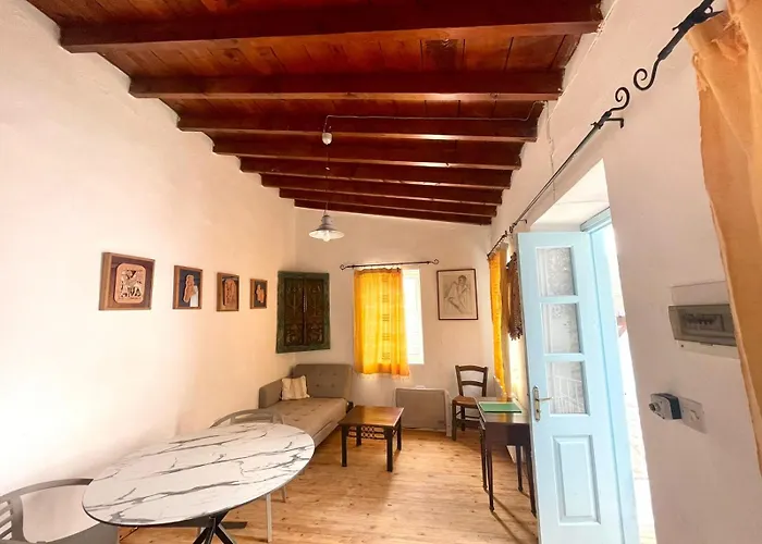 Venkovský dům Square - With Access To Shared Pool 3 Minutes Walk Kalavasos