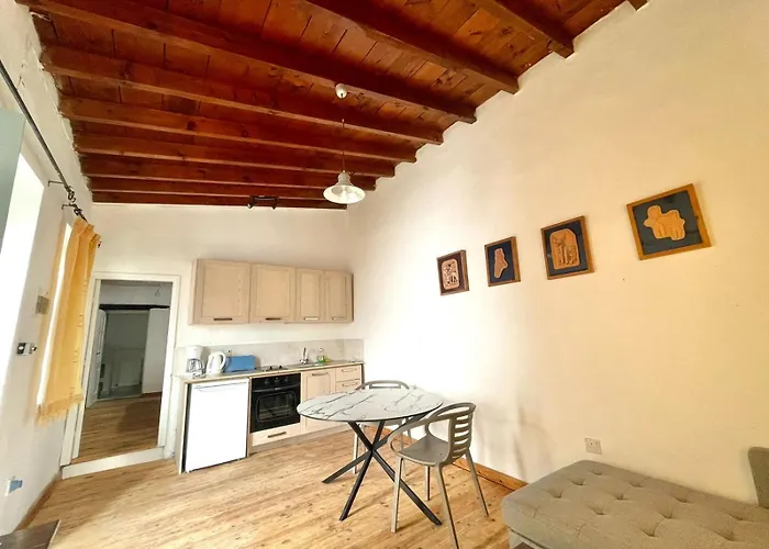 Square - With Access To Shared Pool 3 Minutes Walk Kalavasos