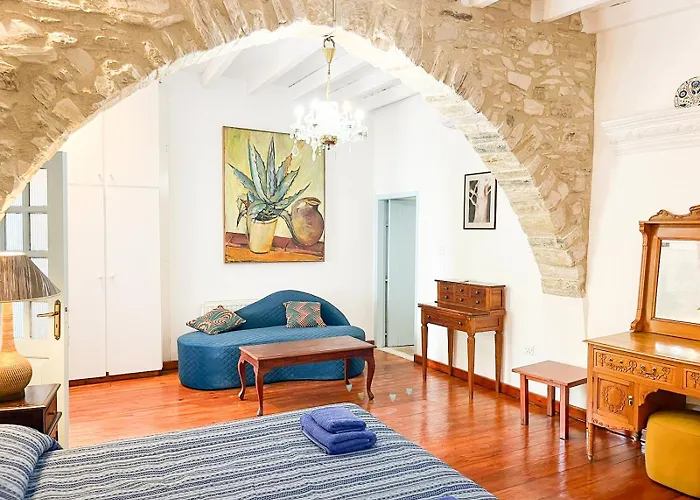 Square - With Access To Shared Pool 3 Minutes Walk Kalavasos