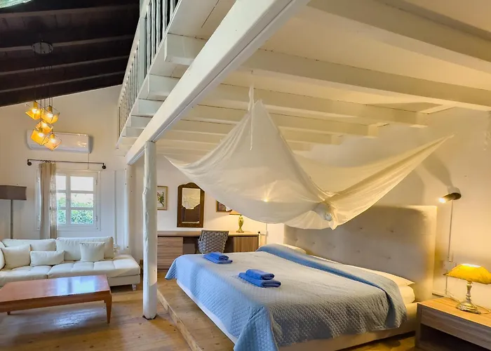 Square - With Access To Shared Pool 3 Minutes Walk * Kalavasos