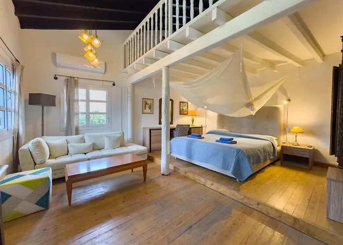 Venkovský dům Square - With Access To Shared Pool 3 Minutes Walk *