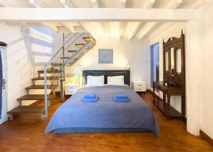 Square - With Access To Shared Pool 3 Minutes Walk Kalavasos